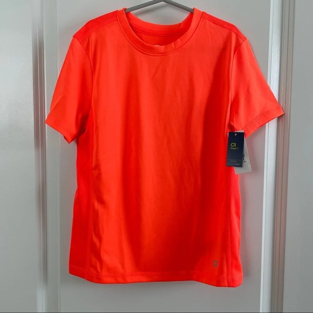 Gap Kids Boys Dry Wicking Tee Size S